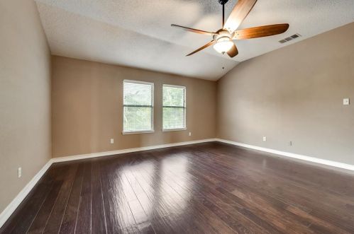 822 Clover Hl Ln, Cedar Hill TX 75104-7920 exterior