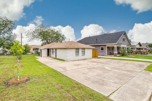 2230 Washington Ave, Fort Worth TX  76110-1959 exterior