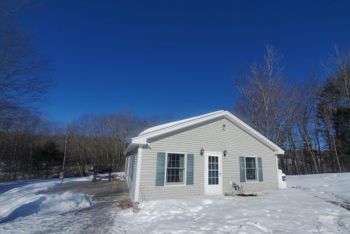 83 Leeds Rd, Wayne, ME 04284-3031