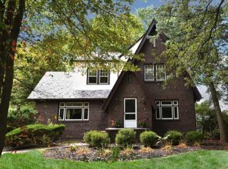 54 Burnett Ter, Maplewood, NJ 07040-2327