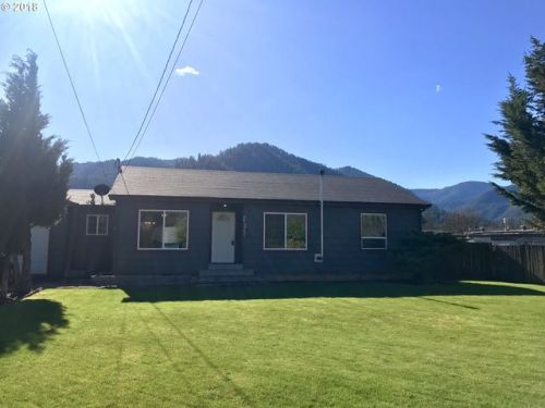 47572 Teller Rd, Oakridge, OR 97463-9730