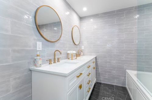 3579 Pontiac St, Glendale CA  91214-1822 exterior