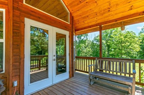 96 Goose Hill Rd, Chester, CT 06412-1229