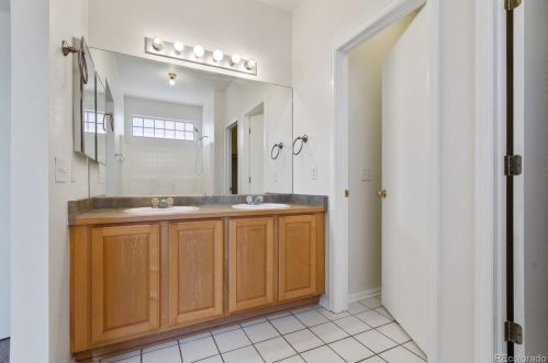 2452 Genoa Way, Aurora CO 80013-6295 exterior