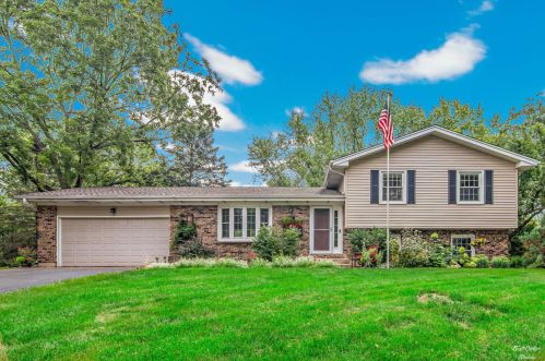 4818 Tile Line Rd, Bull Valley, IL 60012-3245