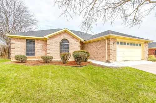 7216 Briarwyck Ct, Fort Worth, TX 76137-1726