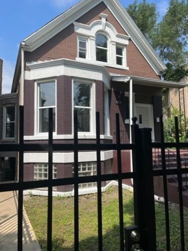 6438 Sangamon St, Chicago, IL 60621-1912