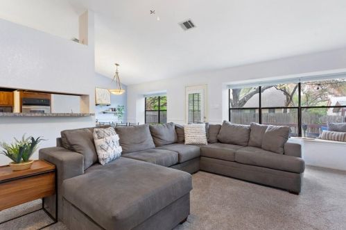 3904 Beaconsdale Dr, Austin TX  78727-2956 exterior