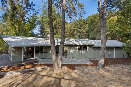 230 Canyon View Dr, Ben Lomond, CA 95005-9619