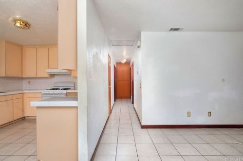 9211 Admiralty Ave, Riverside CA  92503-3348 exterior