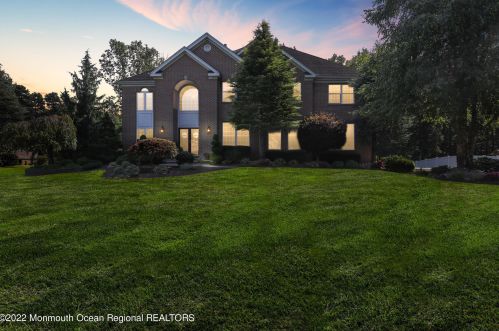 14 Round Hill Rd, Jackson Twp, NJ 08527-4885