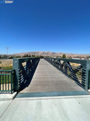 330 Belshaw Dr, Milpitas CA 95035-5472 exterior