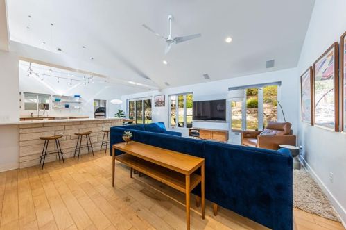 7100 Dunkirk Dr, Austin TX  78736-1805 exterior