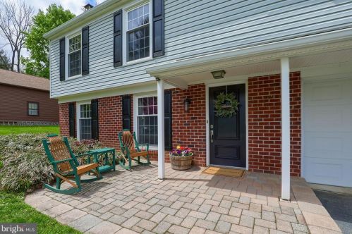 2808 Old Orchard Rd, Lancaster, PA 17601-5334