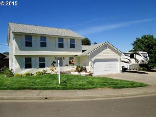 1084 Cedar Ct, Walker, OR 97426-9781