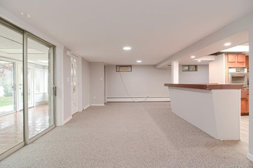 4 Clark Pl, Quaker Hill CT  06375-1204 exterior