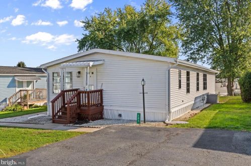 207 Greyfield Dr, Lancaster, PA 17603-4690