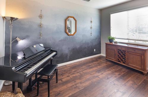 1894 Vintage Cir, Valley Home CA  95361-8678 exterior