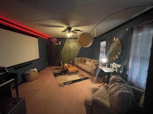 5444 Barrwyn Dr, Rex GA 30273-1396 exterior