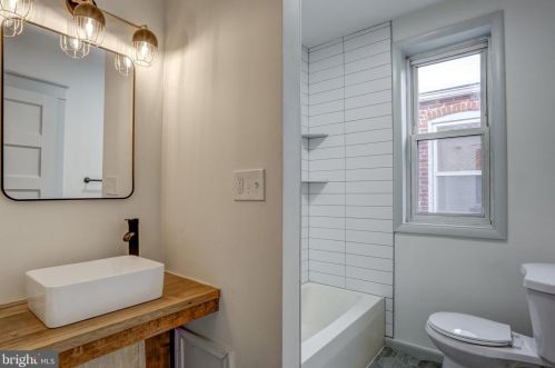 313 Ross St, Lancaster PA  17602-1941 exterior