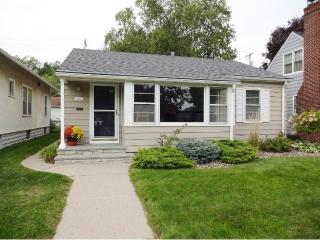 2342 Stinson Blvd, Minneapolis MN  55418-2338 exterior