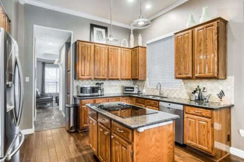 1025 Crk Bnd, Carrollton TX 75007-2787 exterior