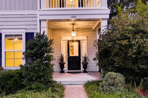 1749 Towne St, Johns Island, SC 29455-3165