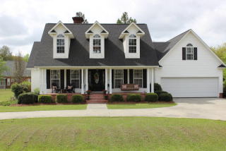 820 Plantation Dr, Adel, GA 31620-1657