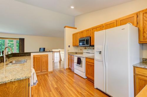 9056 Glacier Rd, Saint Paul MN  55125-3465 exterior