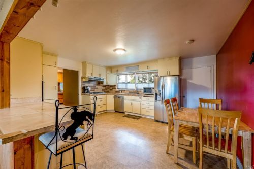 3990 Eastside Calpella Rd, Ukiah CA  95482-9559 exterior