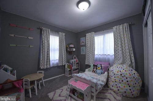 17 Maguire Rd, Trenton NJ 08690-1608 exterior