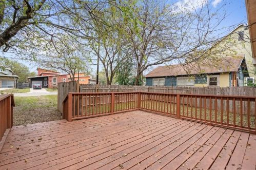 939 50th St, Austin TX  78751-2718 exterior