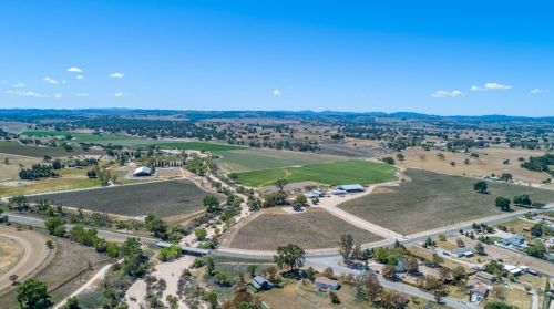 8235 Creston Rd, Lake Nacimiento, CA 93446-9490
