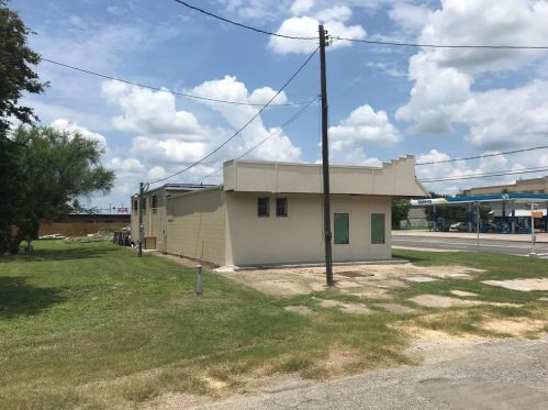 808 Alamo St, Refugio, TX 78377-2603