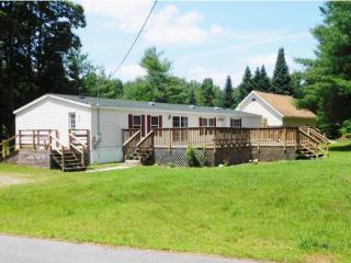 6 Butler Ave, Hinsdale, NH 03451-2408