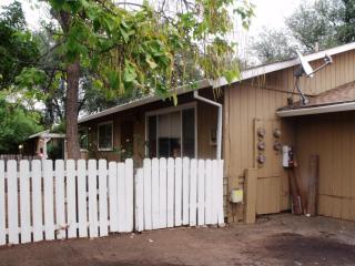 1142 Del Sol Pl, Redding, CA 96002-2728