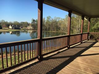 1030 Townside Lake Ct, Bishop, GA 30621-6413