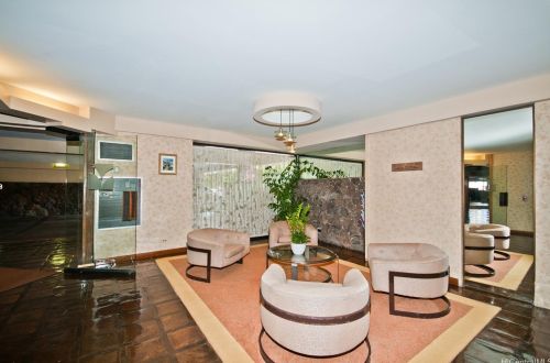 1750 Kalakaua Ave, Honolulu HI 96826-3700 exterior