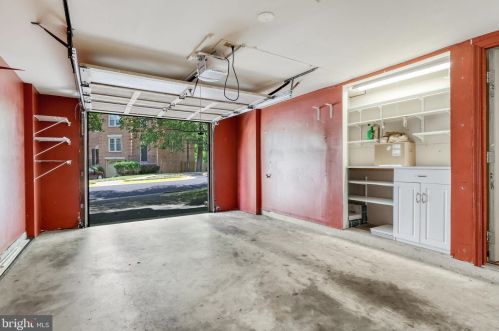 7218 Gentian Ct, Springfield VA  22152-3847 exterior