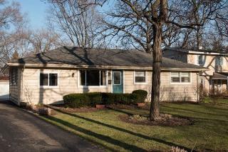 633 Lake St, Volo, IL 60030-1471