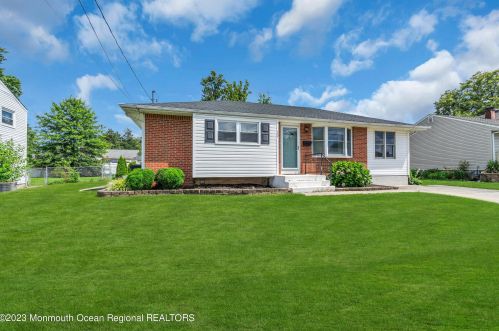 20 Duncan Dr, Trenton, NJ 08690-3108