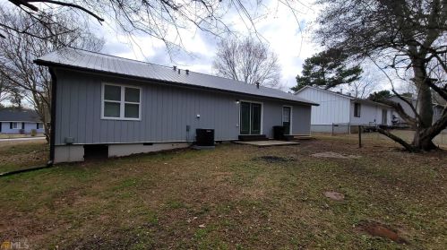 3260 Creekwood Dr, Rex GA  30273-2121 exterior