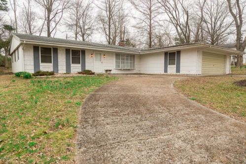 1002 Laurel St, Carbondale, IL 62901-1154