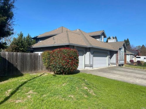 6157 Gabrielle Dr, Windsor, CA 95492-8679