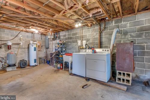 588 Shannondale Rd, Harpers Ferry WV 25425-4757 exterior