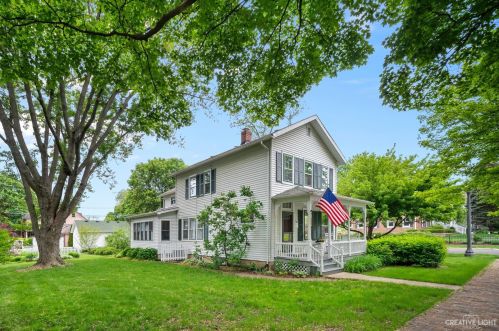 153 Brainard St, Naperville, IL 60540-4608