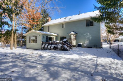 5869 Fernwood St, Saint Paul MN  55126-8405 exterior