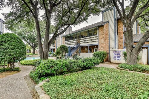 1609 Marsh Ln, Carrollton TX  75006-5226 exterior