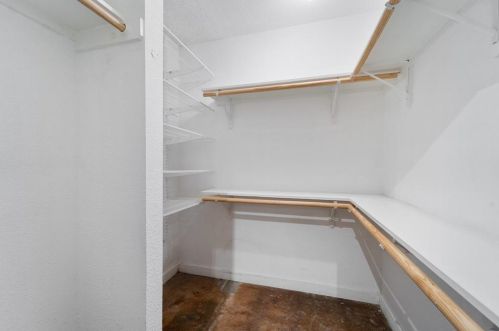 7302 Cave Holw, Austin TX  78750-8243 exterior