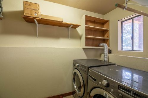 12628 Pinnacle Loop, Truckee CA  96161-6926 exterior